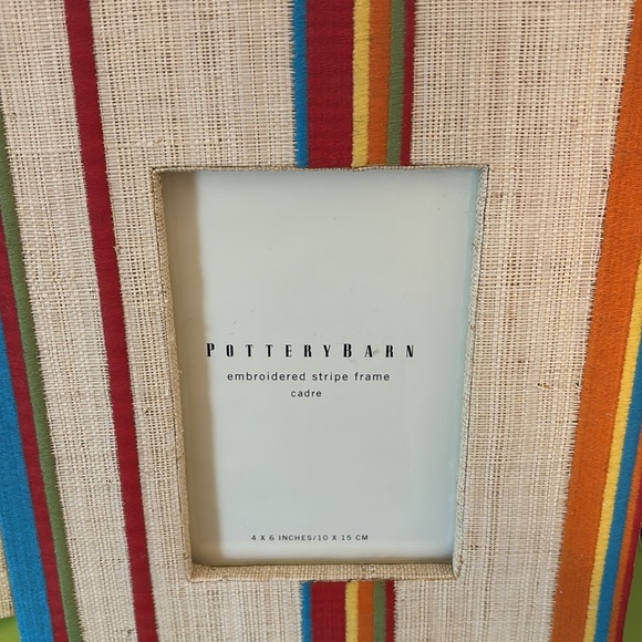 Pottery Barn Embroidered Stripe Cadre Frames‎ Set of 2 - Picture 5 of 6